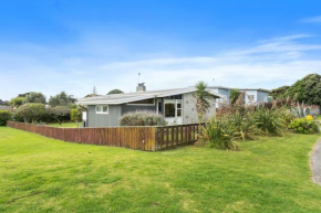 Queenie - Waikanae Beach Holiday Home Waikanae